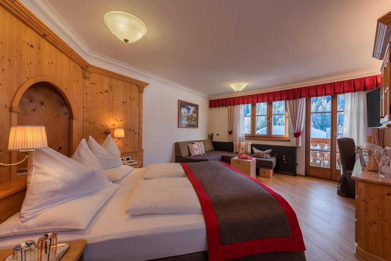 Posta Zirm Hotel Corvara Exteriér fotografie